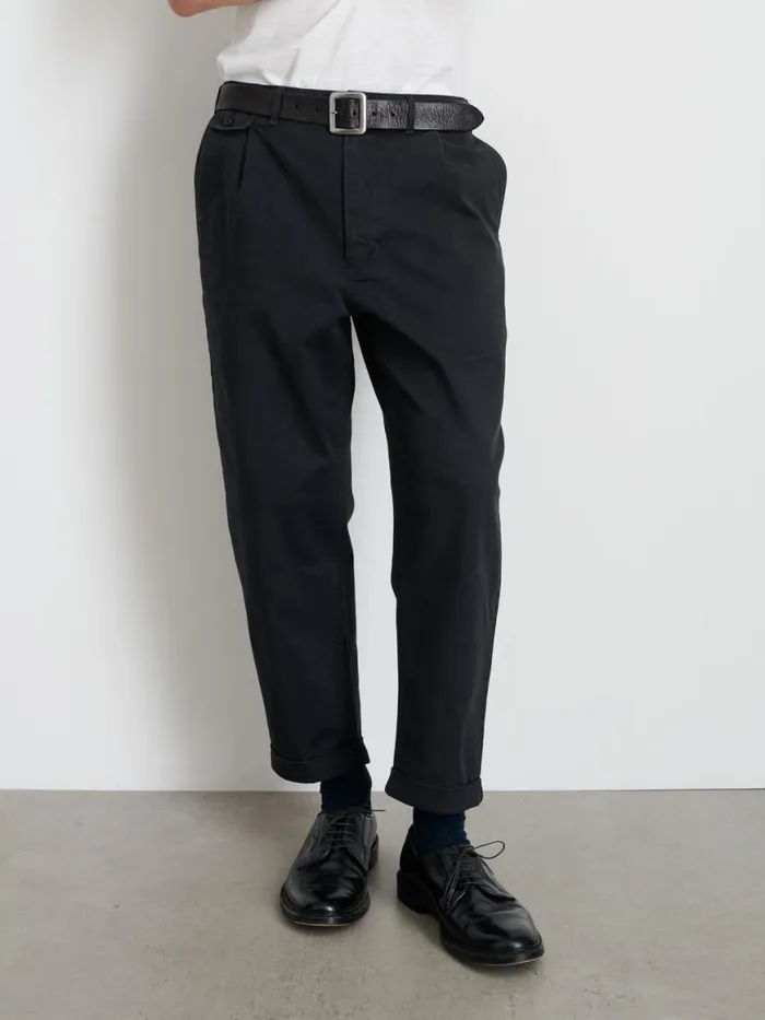Alex Mill Standard Pleated Pant In Chino Black Men Pants
