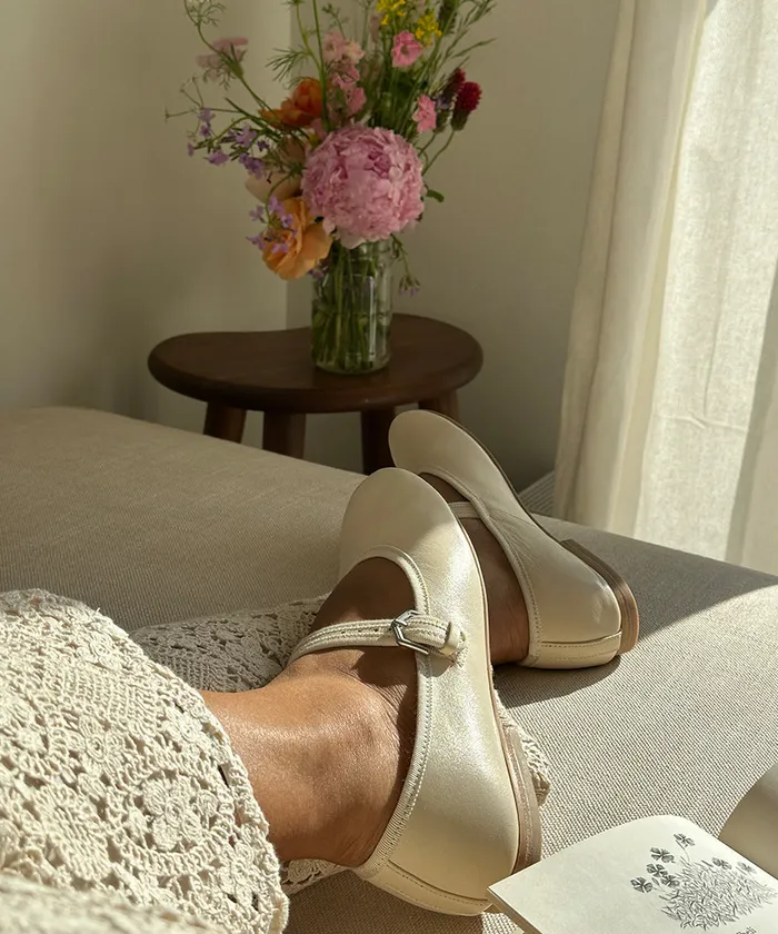 Flats and Loafers Women Dolce Vita Roslyn Ballet Flats Creme Leather